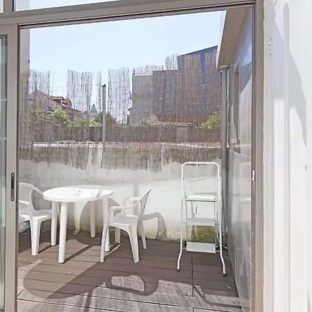 Flh With Balcony Apartment Porto
